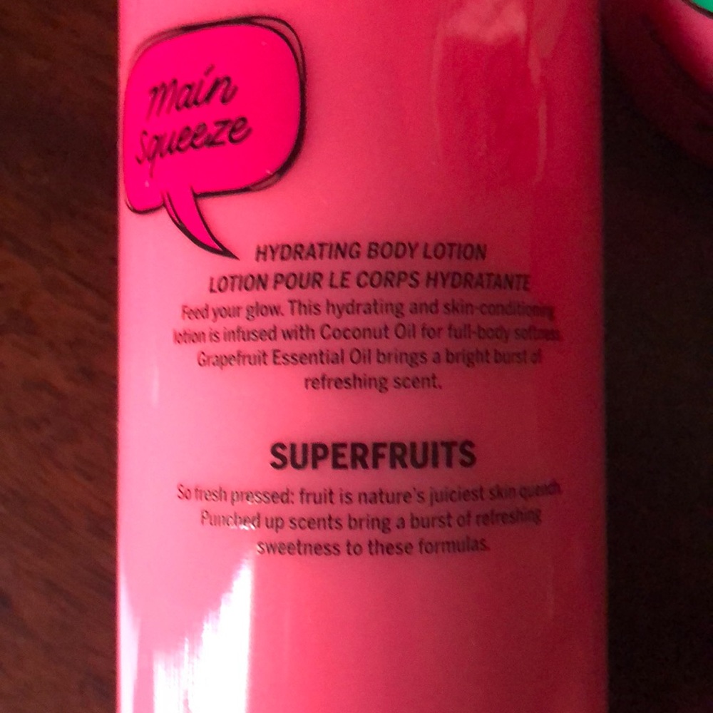 Vs pink grapefruit lotion set of two NWT - Picture 2 of 4